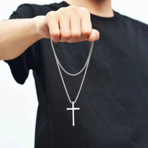 Colar Cross — detalhe do pingente de cruz